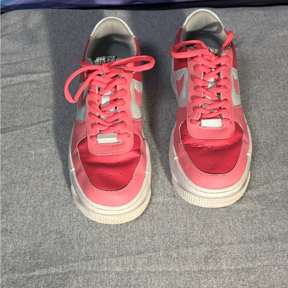 Nike Air Force 1 Pixel Women's 8.5 Pink and White Athletic Shoes - Picture 5 of 12